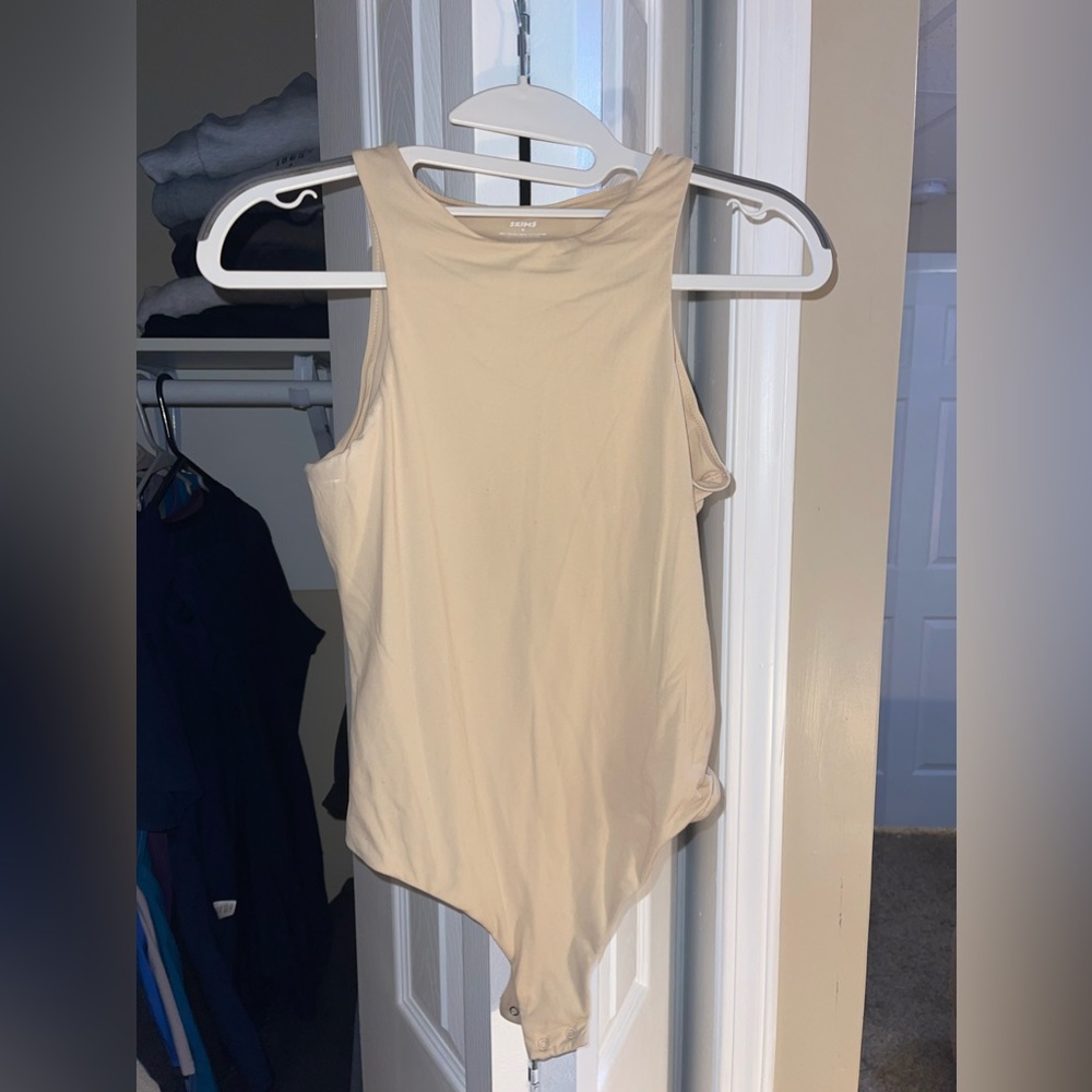 SKIMS fits everybody halter body suit